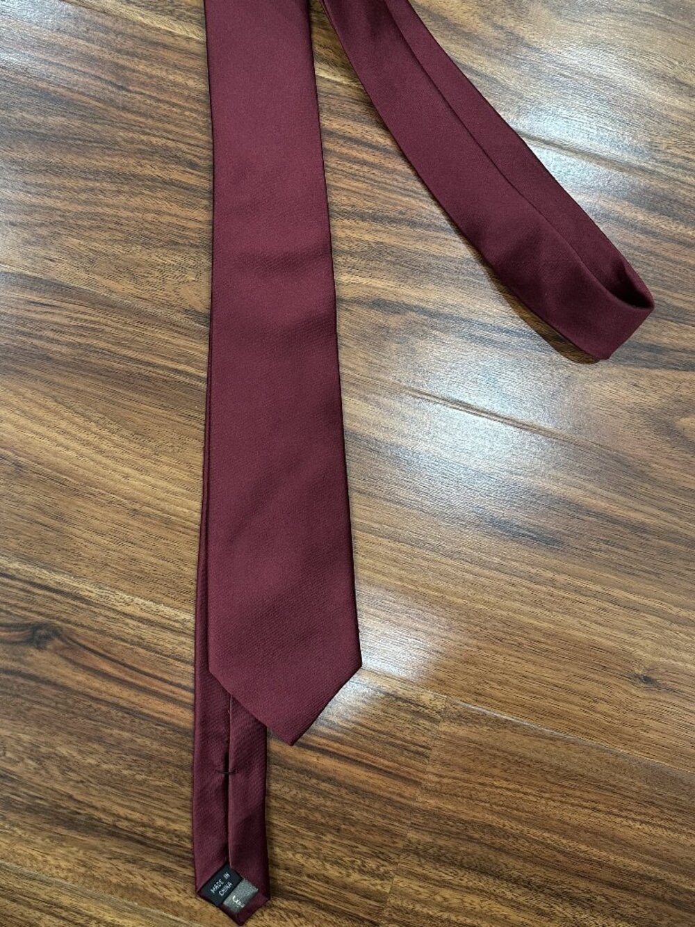 Calvin Klein Burgundy Wine 100% Silk Slim Necktie Mens Tie Solid
